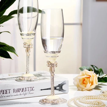 2 Pcs / Set Crystal Champagne Vidro De Esmalte Cálice Amantes Copos De Casamento DrinkingGlasses Para A Decoração Do Partido Caixa De Presente 1