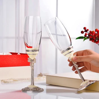 2 Pcs / Set Crystal Champagne Vidro De Esmalte Cálice Amantes Copos De Casamento DrinkingGlasses Para A Decoração Do Partido Caixa De Presente 3