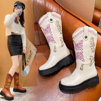 2022 Outono Cavaleiro botas Para Mulheres Casuais Sapatos de Inverno Quente Botas de Cowboy Grosso Plataforma de Bordar Feminino Meados de cano Martin Botas