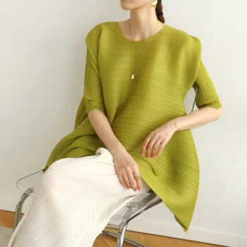 2022 Outono, primavera novo Miyake plissado moda irregulares grande tamanho de T-shirt solta 5