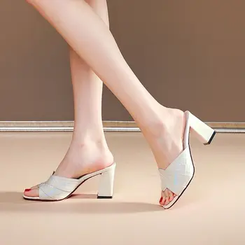Chinelo Feminino Sandália Sapatos de Plataforma de Moda Praia de Luxo, Mulheres da Sandália Senhoras de Salto da Mulher, Chinelos de quarto Mulas de Pelúcia 2022 Calcanhar
