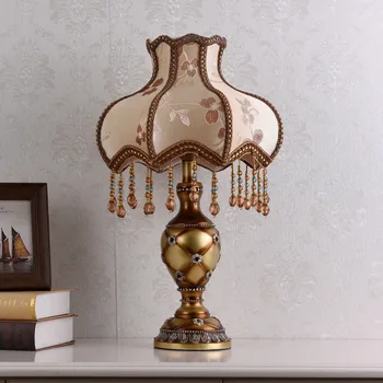 High-end Europeia, lâmpada da tabela do quarto-de-cabeceira de luxo francês pastoral tecido princesa Americana lâmpada de tabela retro criativo lâmpadas