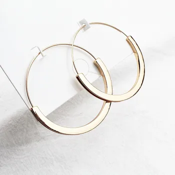Versão coreana do novo metal brilhante, brincos simples temperamento feminino anel orelha