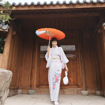 Mulher de Quimono Manto Japão Tradicional Yukata Cor branca Estampas Florais Verão Vestido de Realização de Vestir Roupas de Cosplay