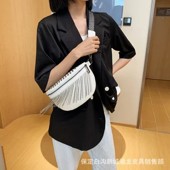 O coreano estrangeiros saco de estilo feminino 2021 nova moda de banda larga messenger cintura textura rebite pendão das mulheres de peito 2